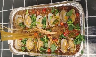 花甲鱿鱼丝蒸金针菇的家常做法（鱿鱼金针菇做法大全家常）