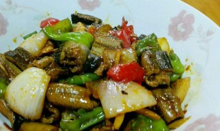 家庭版川味火爆鳝片的家常做法（四川爆炒鳝鱼片的做法）