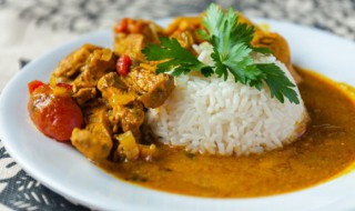 墨鱼咖喱鸡肉软欧的家常做法 墨鱼蒸鸡的做法窍门