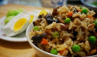 懒人电饭煲焖饭的做法 懒人电饭煲焖饭的做法大全窍门