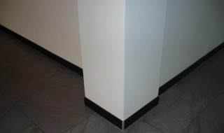 铝合金踢脚线的安装方法 铝合金踢脚线的安装方法视频教程