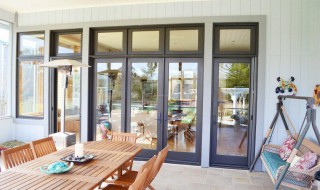 客厅和阳台之间要不要装推拉门