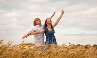 游戏情侣名字霸气十足（游戏情侣名字霸气十足两个字）
