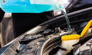 汽车玻璃水快速解冻方法 汽车玻璃水快速解冻方法图解