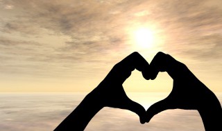 吃鸡情侣网名霸气恩爱（吃鸡情侣网名霸气恩爱三个字）