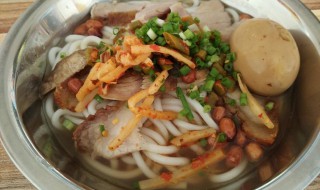 新鲜宽米粉怎么煮好吃又简单(宽米粉怎么煮好吃又简单又好吃)