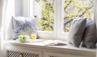 清洗玻璃如何不留水渍 清洗玻璃如何不留水渍呢