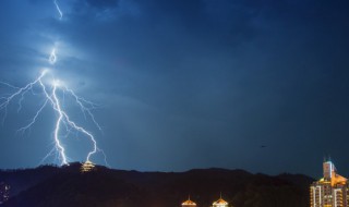 闪电怎么形成 闪电怎么形成的英语