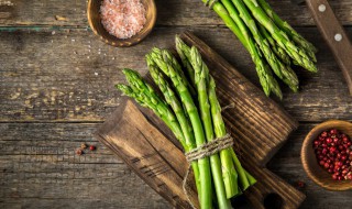 炒芦笋要焯水吗的做法窍门（炒芦笋要焯水吗的做法窍门在哪）