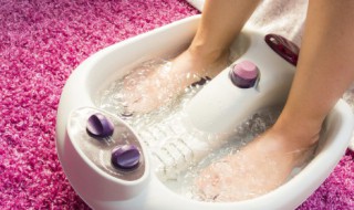 红花泡脚禁忌曝光 女士用红花泡脚的禁忌