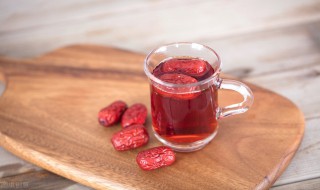 喝泡枣的水的功效 喝泡枣的水的功效与作用