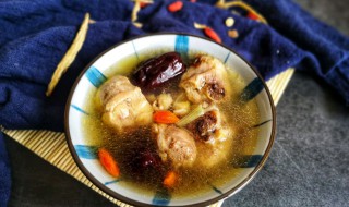 黄芪当归炖鸡汤的做法（黄芪当归炖鸡汤的做法窍门）