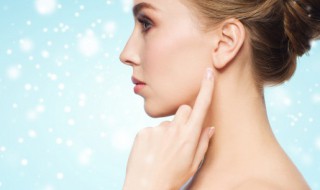 第一次打耳洞要戴多久（第一次打耳洞要戴多久才合适）