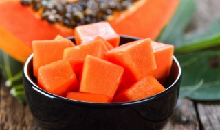 木瓜炖牛奶的功效禁忌 木瓜炖牛奶的功效禁忌是什么