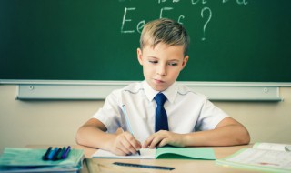 稀里哗啦的意思（稀里哗啦的意思和造句）