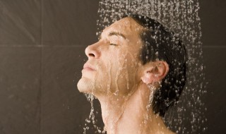 太阳晒热的水能洗澡吗（太阳晒热的水能洗澡吗?）