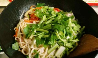 香芹炒面的做法(西芹炒面的做法大全)