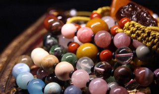 朱砂手串怎么鉴定真假（朱砂手串怎么鉴定真假划线法）