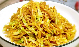 肉丝圆白菜炒饼的做法（正宗肉丝圆白菜炒饼的做法）