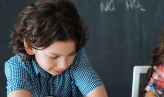 安不忘危盛必虑衰的意思（安不忘危胜必虑衰）