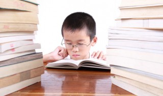 一篇关于国庆节的作文（用英语写一篇关于国庆节的作文）