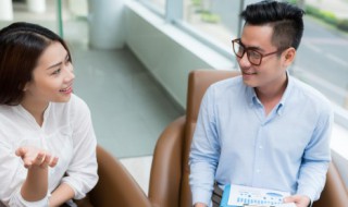 说用英语怎么说(月用英语怎么说?)