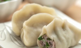 香菇馅饺子怎么调馅(牛肉芹菜香菇馅饺子怎么调馅)