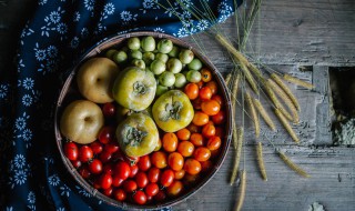 圣女果不能和什么一起吃吗（圣女果不能和什么食物一起吃）