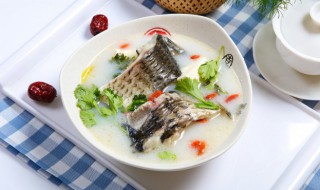 砸鱼汤怎么做 砸鱼头汤的做法