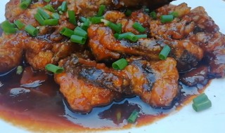 怎样做出酸甜好吃的鱼尾（怎样做出酸甜好吃的鱼尾虾）