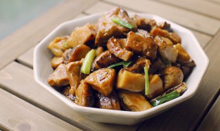 田头菇烧肉怎么做 田头菇烧肉怎么做的