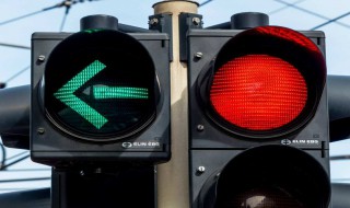 绿灯后红灯为什么也闪 红绿灯绿灯会闪吗?