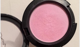 腮红会堵塞毛孔吗（腮红会堵塞毛孔吗图片）