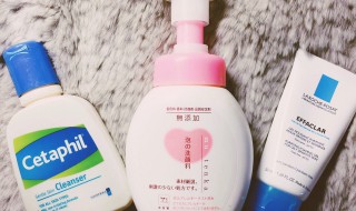 洁面啫喱和洗面奶有什么区别 洗面奶与洁面啫喱有什么区别