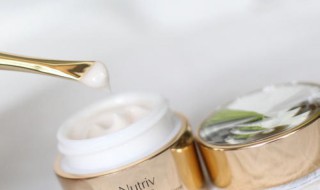 如何正确使用眼霜 如何正确使用眼霜图