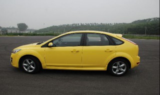 经典福克斯倒车灯电源线是什么颜色 倒车灯的电源线是什么颜色