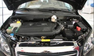 助力油加到什么位置（转向助力油加到什么位置）