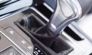 自动驻车一直在d档伤车吗（启用自动驻车一直在D档伤车吗）