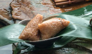 大米肉粽的做法（大米肉粽子的做法）