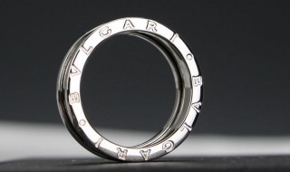 怎么分辨白金戒指的真假(怎样辨别真假白金戒指)