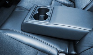 汽车织布座椅如何清洗(汽车织布座椅清洗一次多少钱)