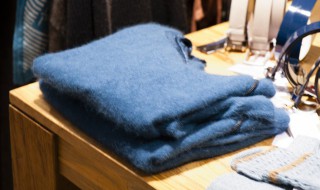 马海毛纺织成的衣服应该如何保养 马海毛衣服保养方法