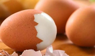 鸡蛋粘壳是什么原因 鸡蛋粘壳怎么办
