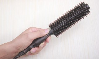 如何挑选滚梳（滚梳怎么挑选）