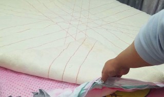 快速套被套的简易方法（快速套被套的简易方法视频）