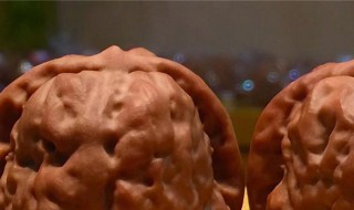 文玩核桃凹槽里面黑怎么去除 文玩核桃凹槽里面黑怎么去除掉