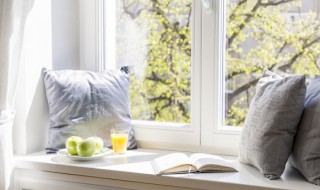 如何擦干净家里的玻璃 如何擦干净家里的玻璃门