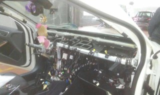 车里进老鼠了怎么办（车里进老鼠了怎么办开空调有异味）