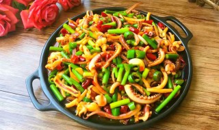 香辣鱿鱼须的家常做法 香辣鱿鱼须的家常做法教程,做法超级简单,还非常的好吃