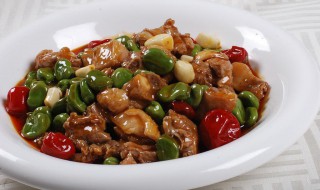 蚕豆烧老鸡教程（蚕豆烧鸡的做法大全）